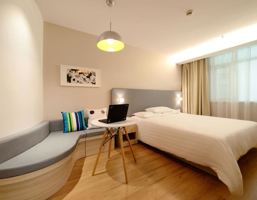 London Scenic Adventure Retreat